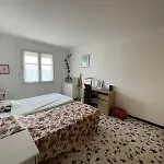 Hébergement de vacances Grande Familiale à 5 Min Des Plages En Voiture - 4 - Wifi - Clim - Stationnement Facile - Grande Cour *