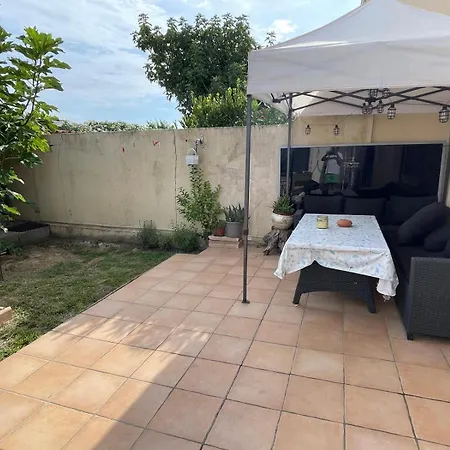 Grande Familiale à 5 Min Des Plages En Voiture - 4 - Wifi - Clim - Stationnement Facile - Grande Cour Casa de Férias