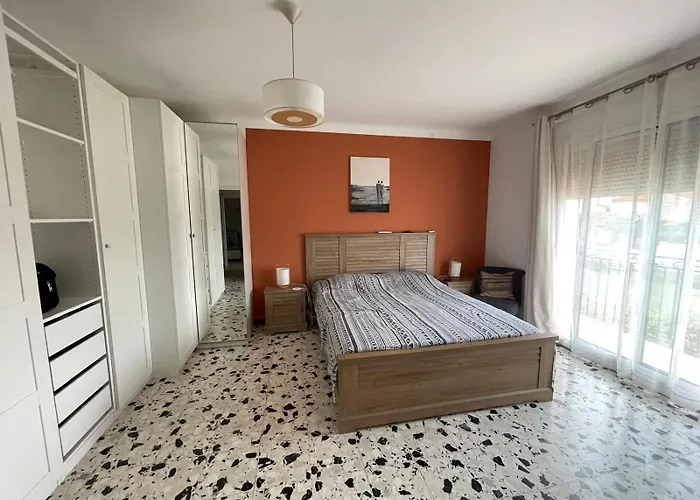 Casa de Férias Grande Familiale à 5 Min Des Plages En Voiture - 4 - Wifi - Clim - Stationnement Facile - Grande Cour *